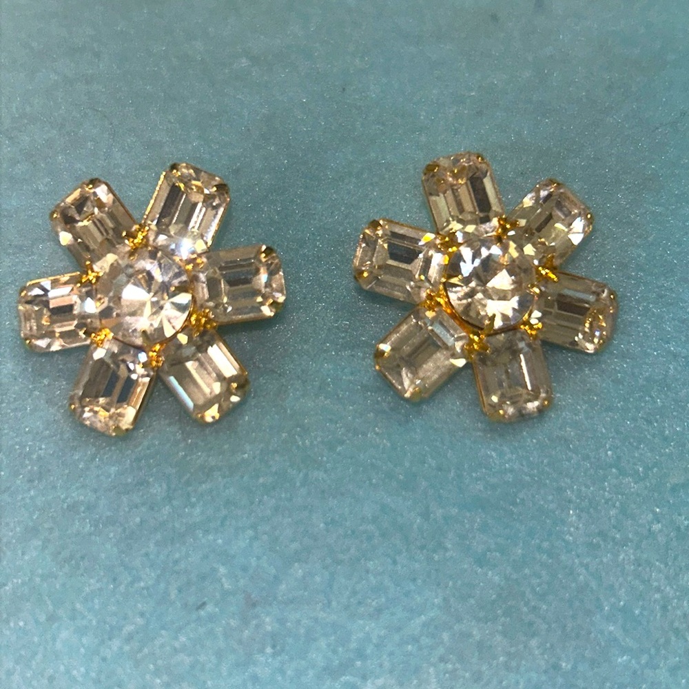 Vtg TRIFARI Sparkling Earrings-Mint Condition - Picture 3 of 7